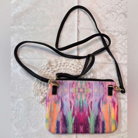 Luv Betsey by Betsey Johnson wristlet/crossbody NWOT - Picture 2 of 6